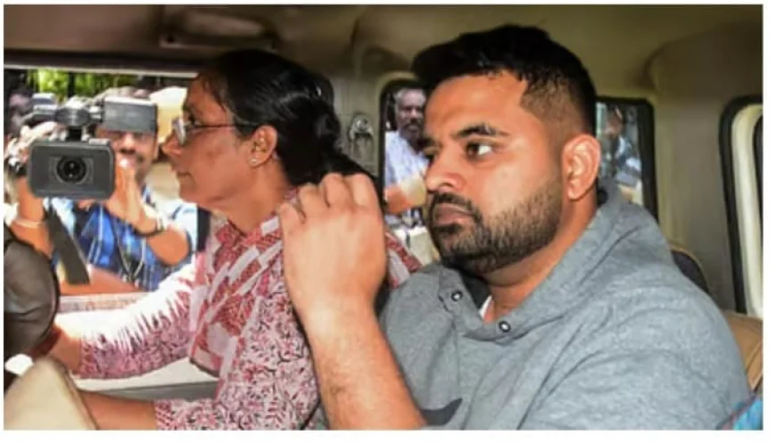 ಮನೆ ಕೆಲಸದಾಕೆ ಮೇಲೆ ಅತ್ಯಾಚಾರ: ಪ್ರಜ್ವಲ್ ರೇವಣ್ಣಗೆ ಜೀವಾವಧಿ-11.60 ಲಕ್ಷ ರೂ ದಂಡ