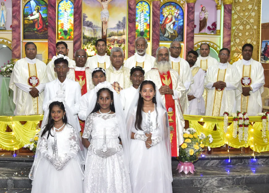 ಹಬ್ಬದ ಸಂಭ್ರಮದಲ್ಲಿ ಝಗಮಗಿಸಿದ ಚಾಮರಾಜನಗರ ಸಂತ ಪೌಲರ ದೇವಾಲಯ-ಭಕ್ತಿಭಾವದಲ್ಲಿ ಮಿಂದೆದ್ದ ಭಕ್ತ ವೃಂದ