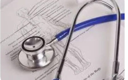 ವೈದ್ಯಕೀಯ ವಿದ್ಯಾರ್ಥಿಗಳು ಸೀಟ್ ಲೀವಿಂಗ್ ಬಾಂಡ್ ನೀಡುವುದು  ಕಡ್ಡಾಯ.